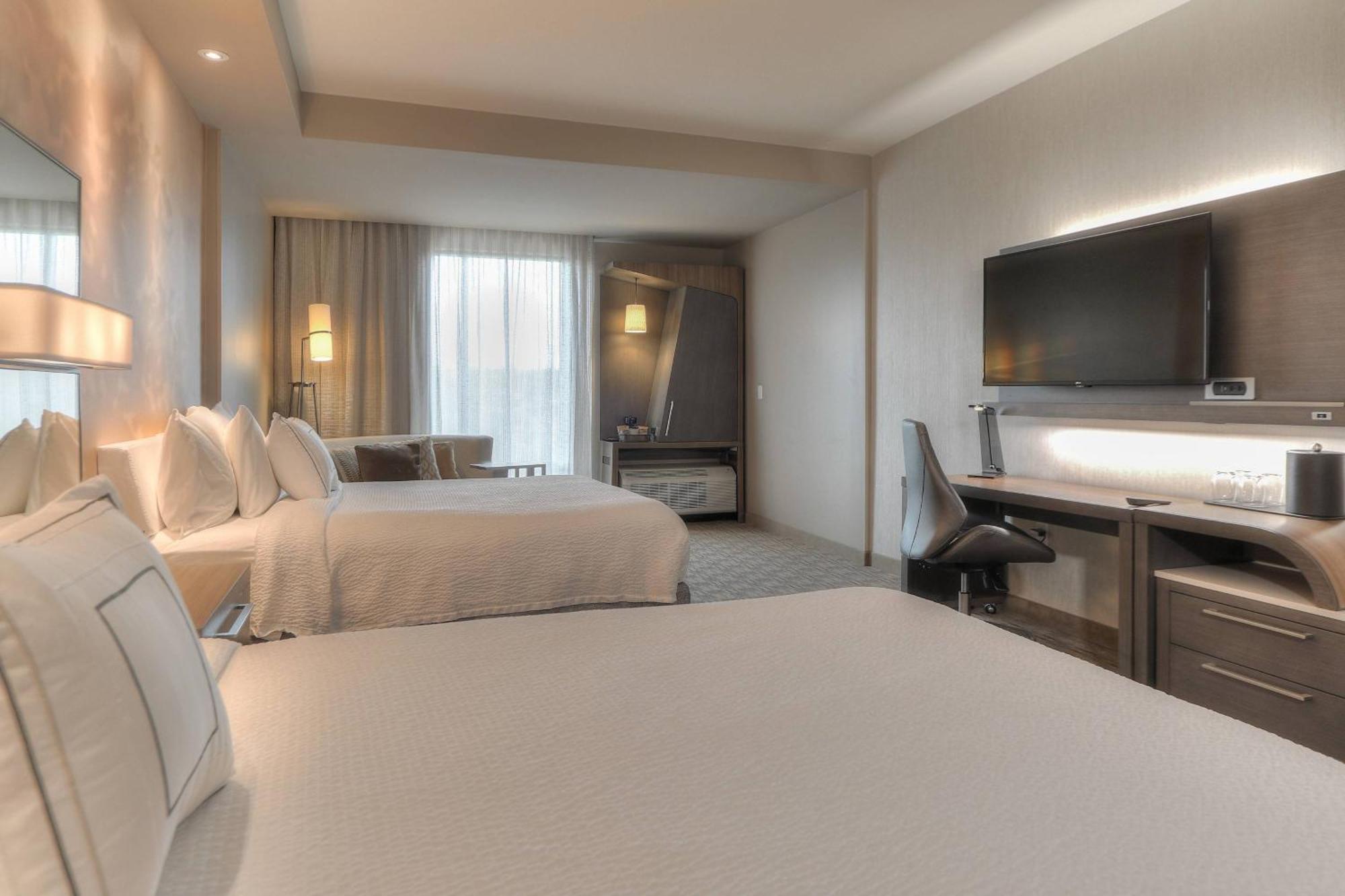 คอร์ตยาร์ด พีเจียนฟอร์จ Hotel พิเจนฟอร์จ ภายนอก รูปภาพ
